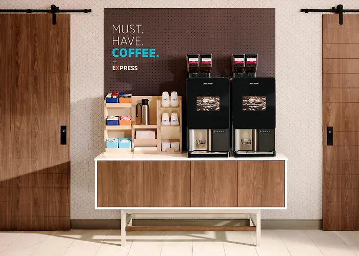 Holiday Inn Express & Suites Salisbury By Ihg